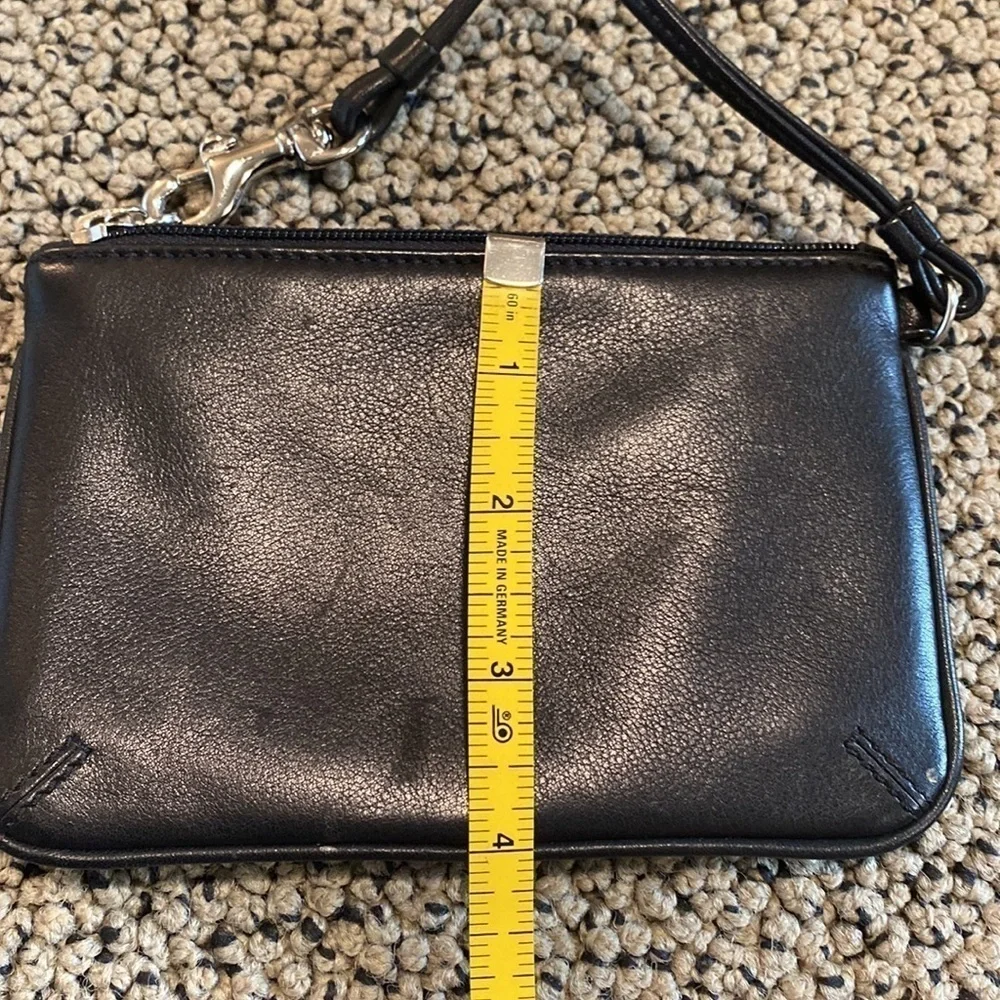 Coach Wristlet Black in EUC
